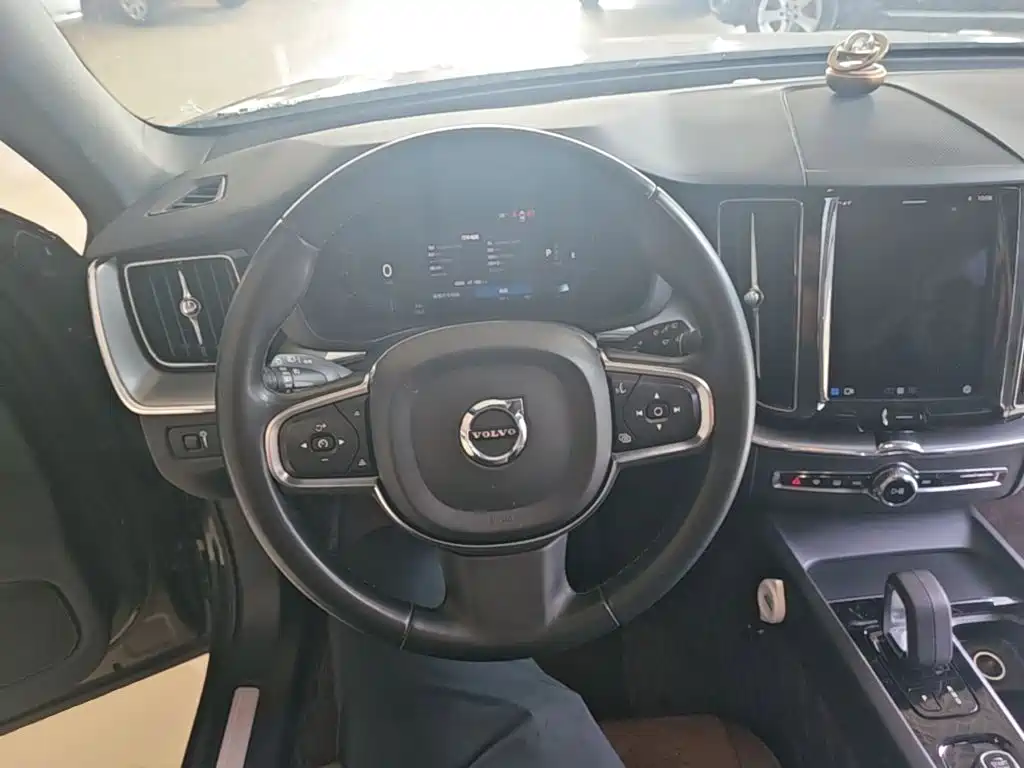Volvo XC60 — миниатюра 11