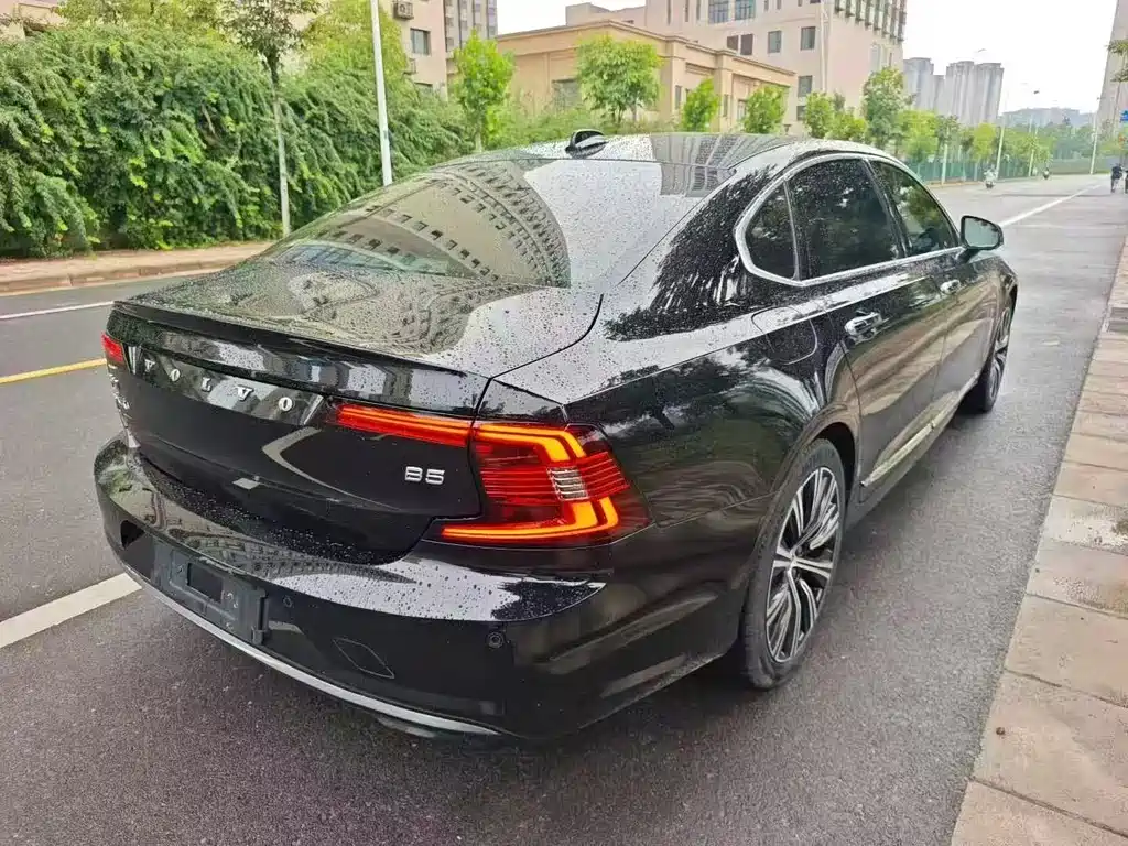 Volvo S90 — миниатюра 9