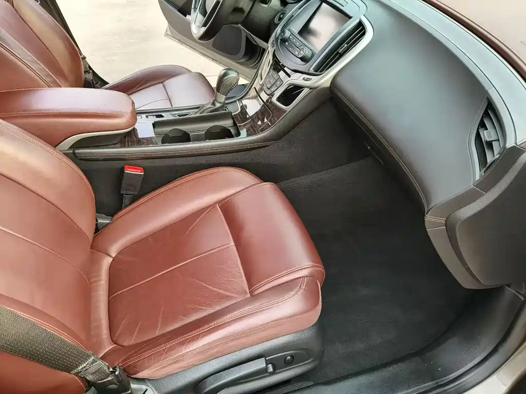 Buick LaCrosse 2013 2.4L SIDI Luxury Comfort