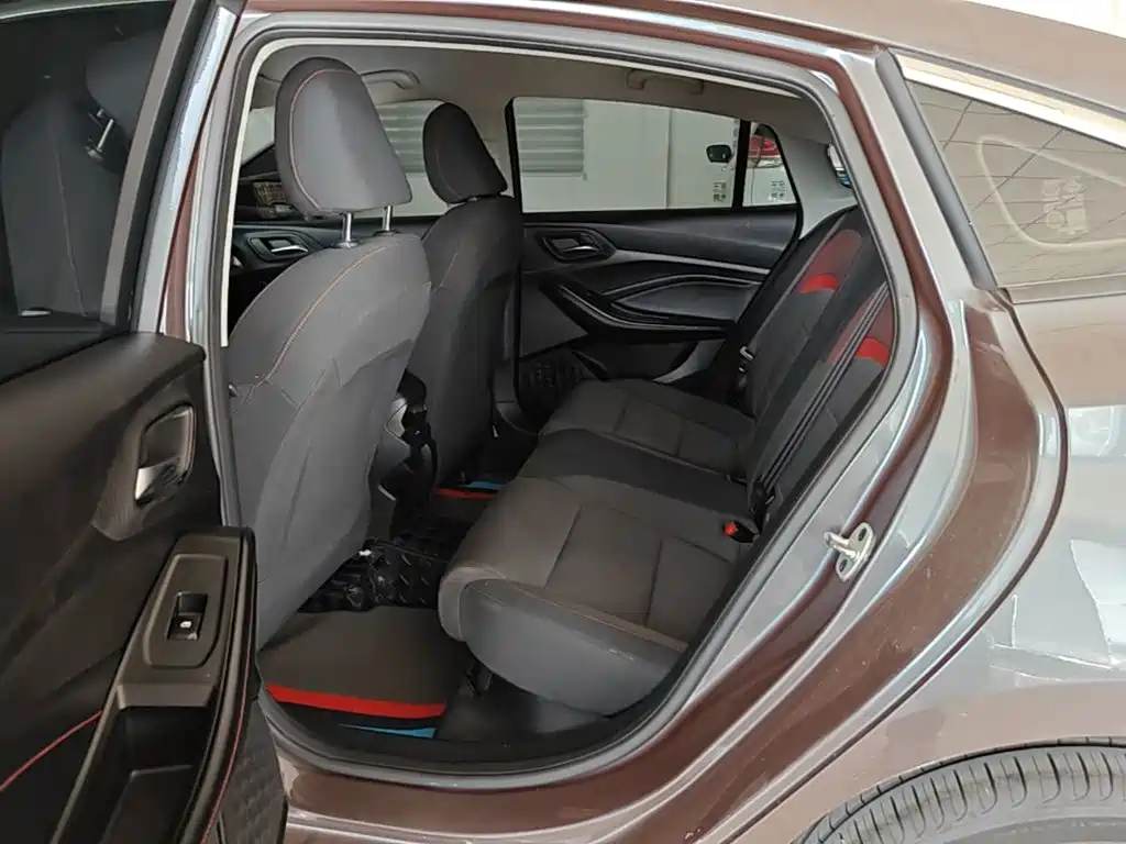 MG MG5 — миниатюра 17