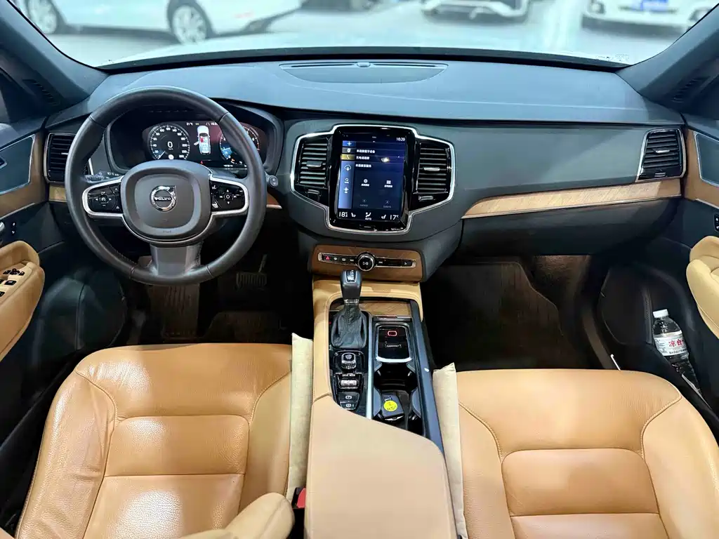 Volvo XC90 2019 T6 7 мест V