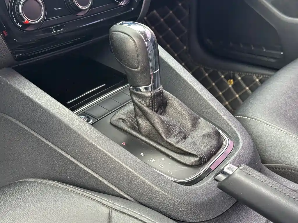 Volkswagen Sagitar — миниатюра 10