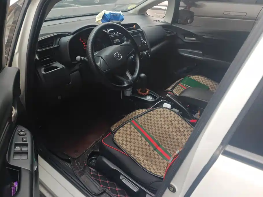 Honda Fit — миниатюра 9