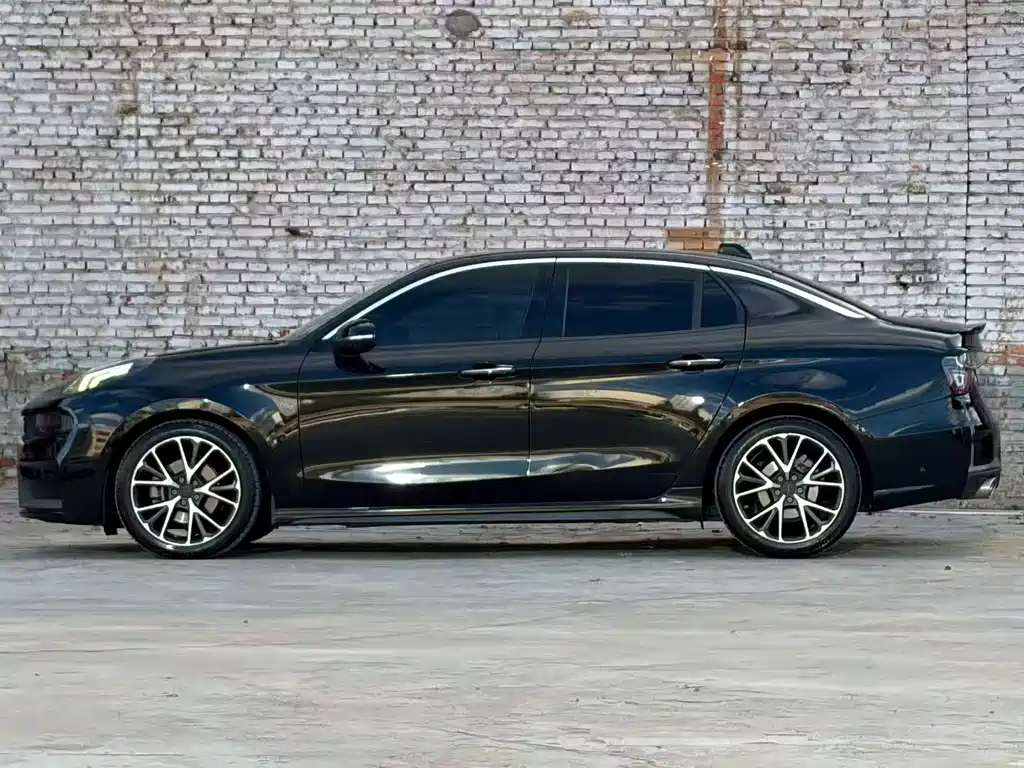 Lynk & Co 03 — миниатюра 7