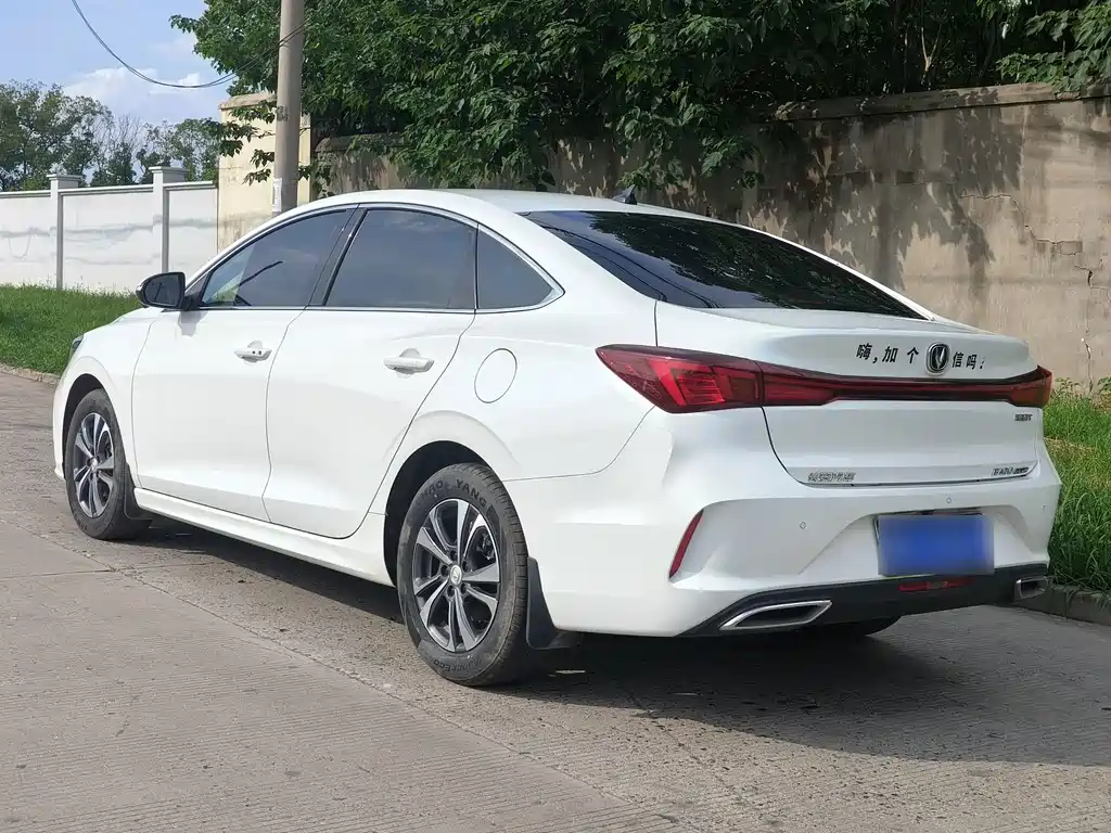 Changan Eado — миниатюра 5