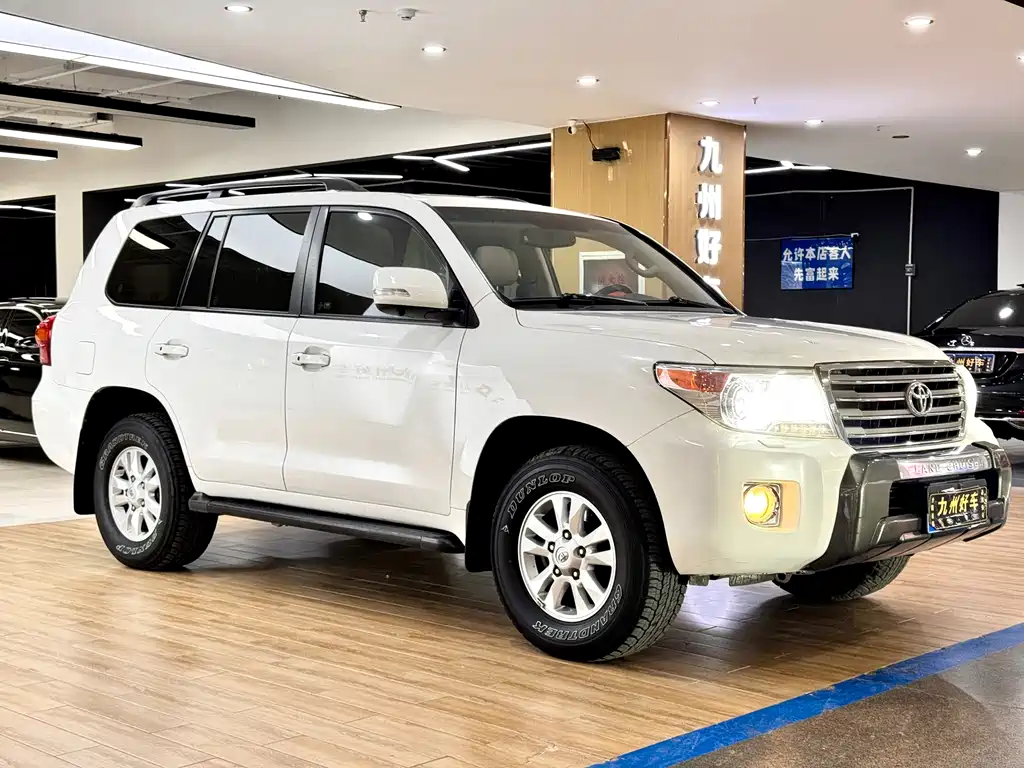 Toyota Land Cruiser 2012 4.0L AT VX