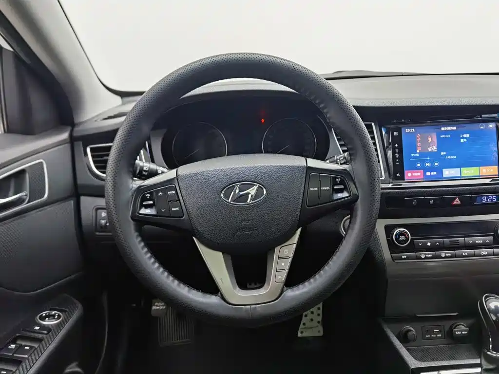 Hyundai Mistra — миниатюра 11