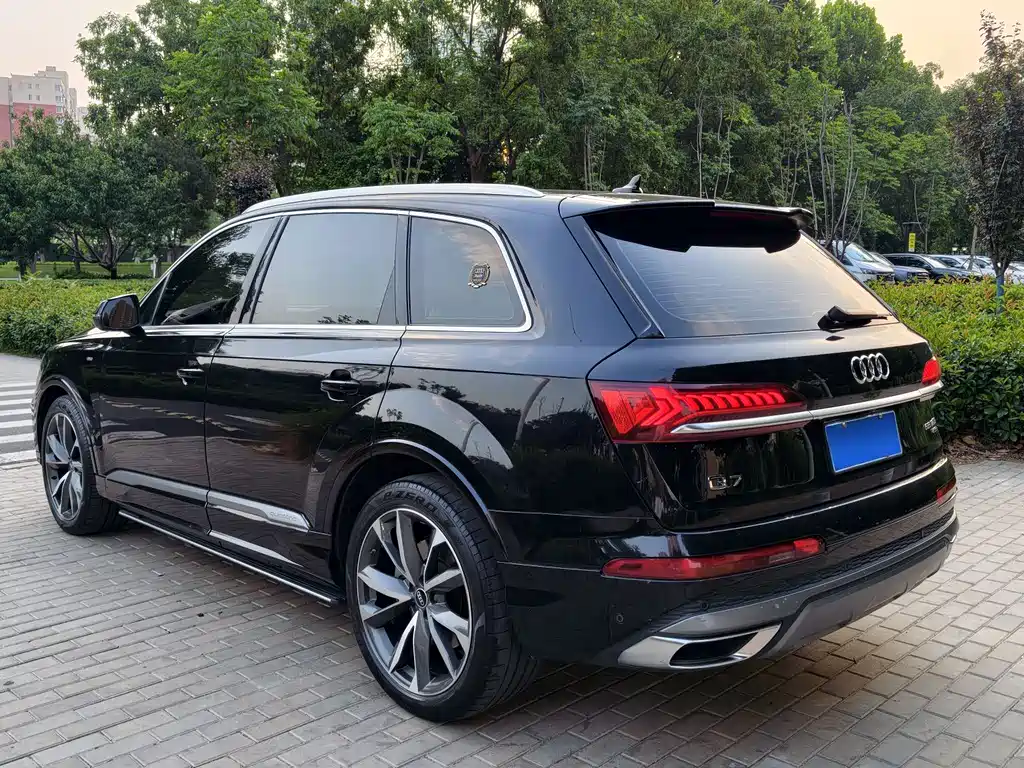 Audi Q7 2021 55 TFSI quattro S line Sport