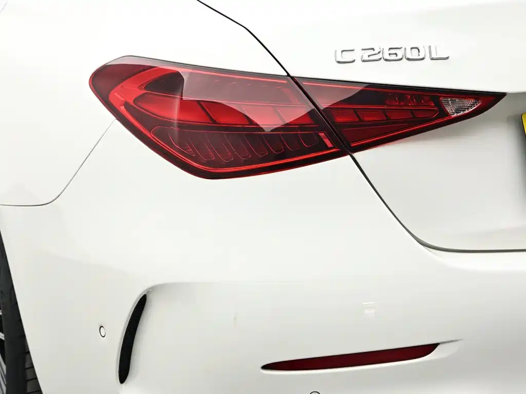 Mercedes-Benz C-Class — миниатюра 7