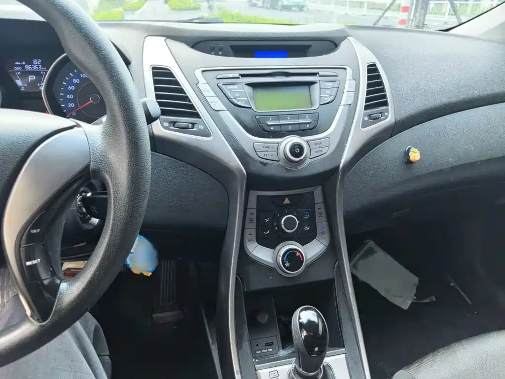 Hyundai Elantra Langdong — миниатюра 6