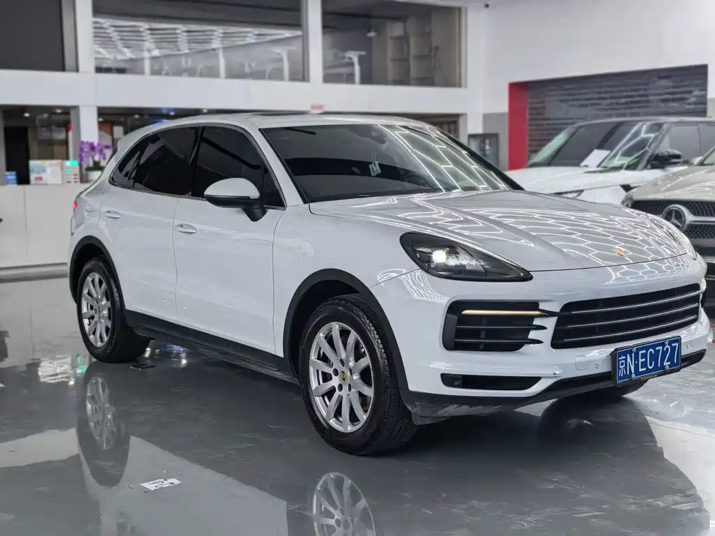 Porsche Cayenne — миниатюра 3