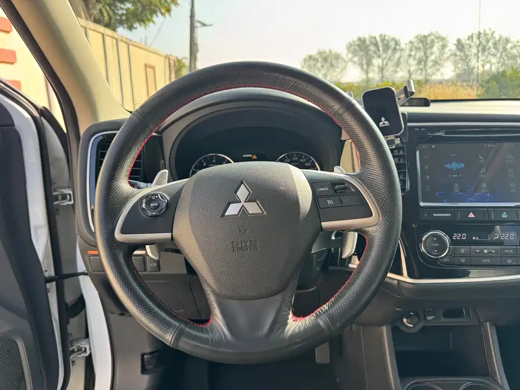 Mitsubishi Outlander (Import) — миниатюра 10