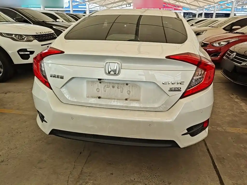 Honda Civic 2016 220TURBO CVT Luxury