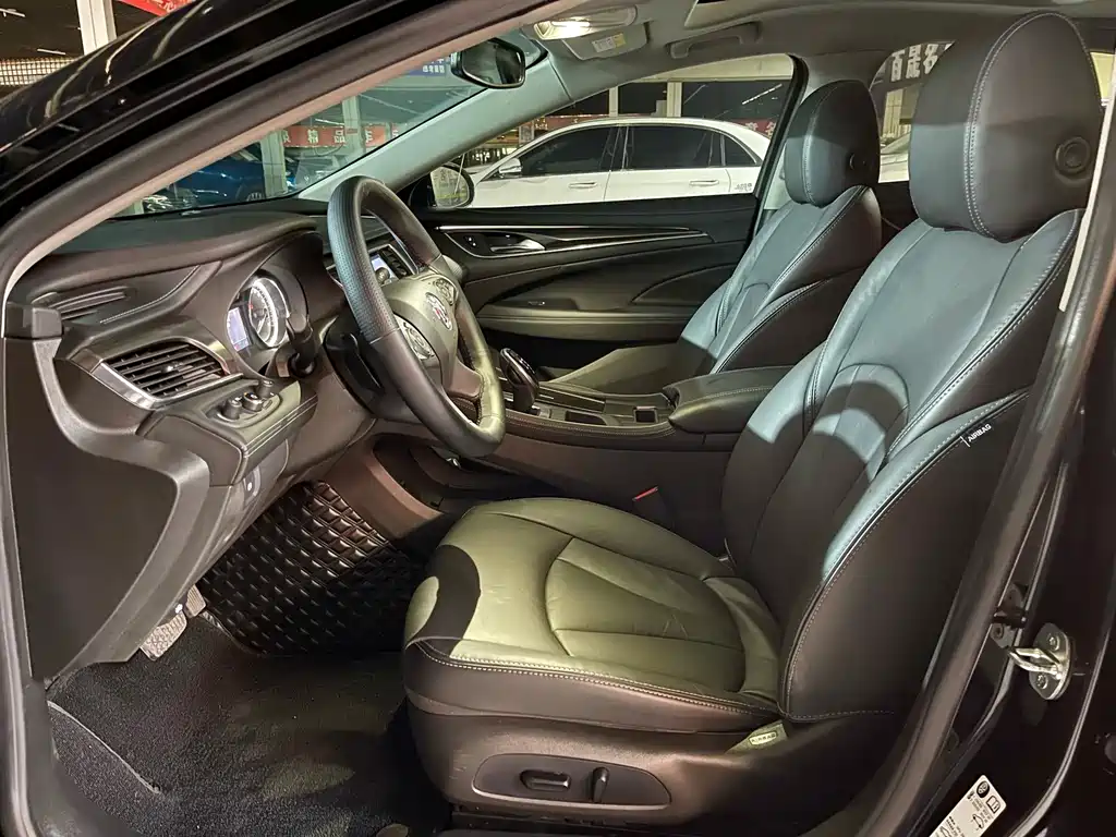 Buick LaCrosse — миниатюра 7