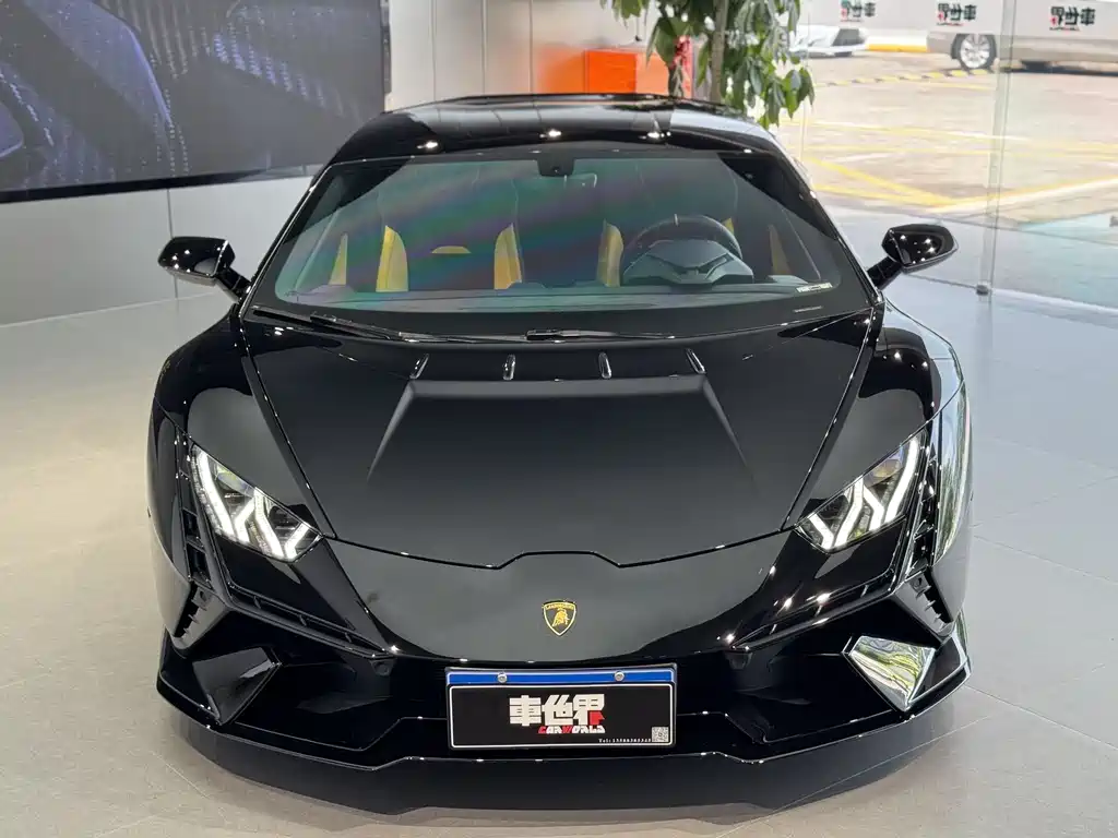 LAMBORGHINI HURACÁN