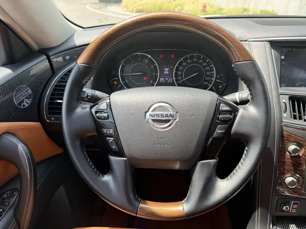 Nissan Patrol — миниатюра 20