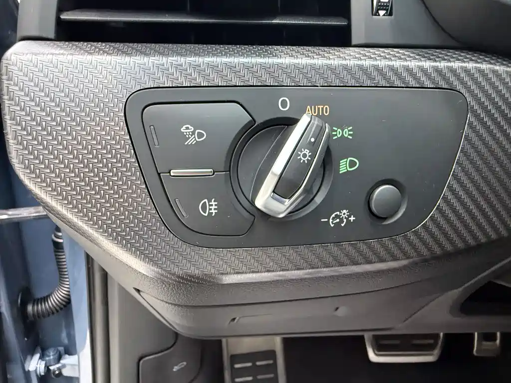 Audi A4L — миниатюра 15