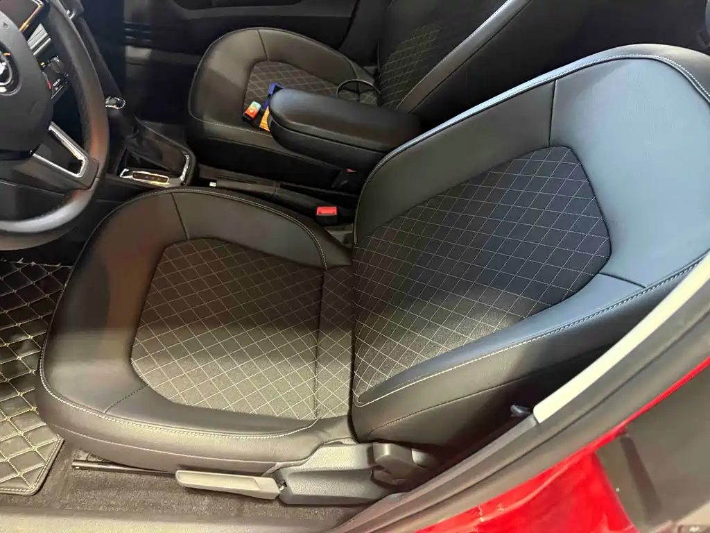 Skoda Rapid Spaceback — миниатюра 7