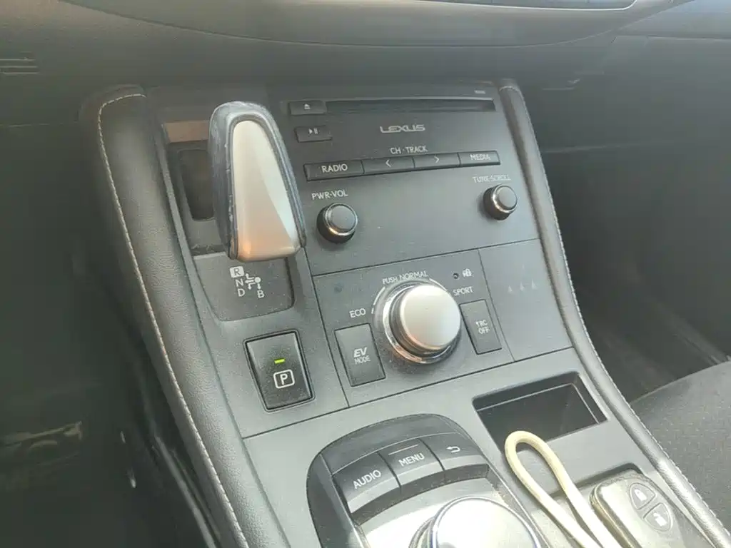 Lexus CT — миниатюра 14