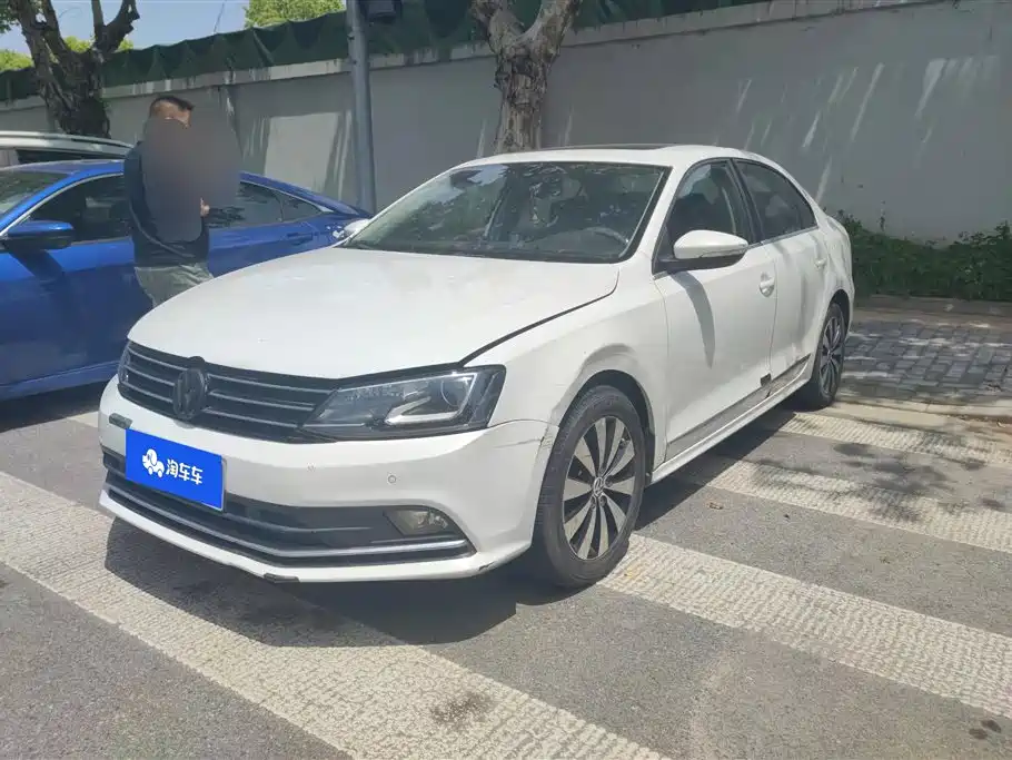 Volkswagen Sagitar 2015