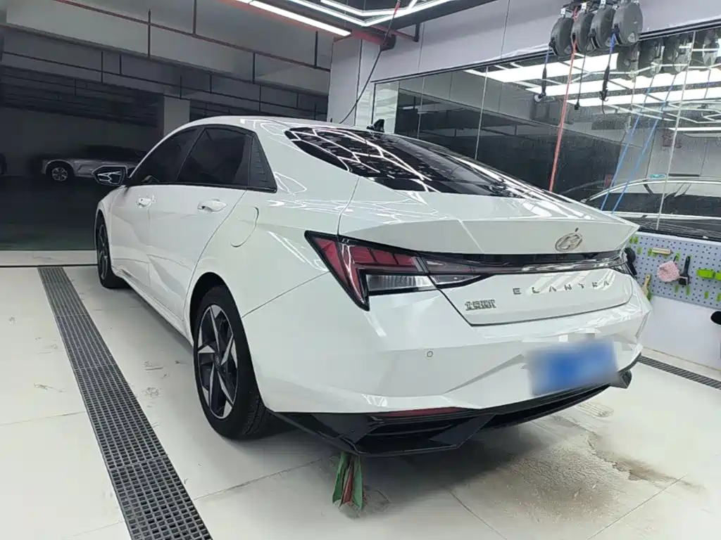 Hyundai Elantra — миниатюра 5
