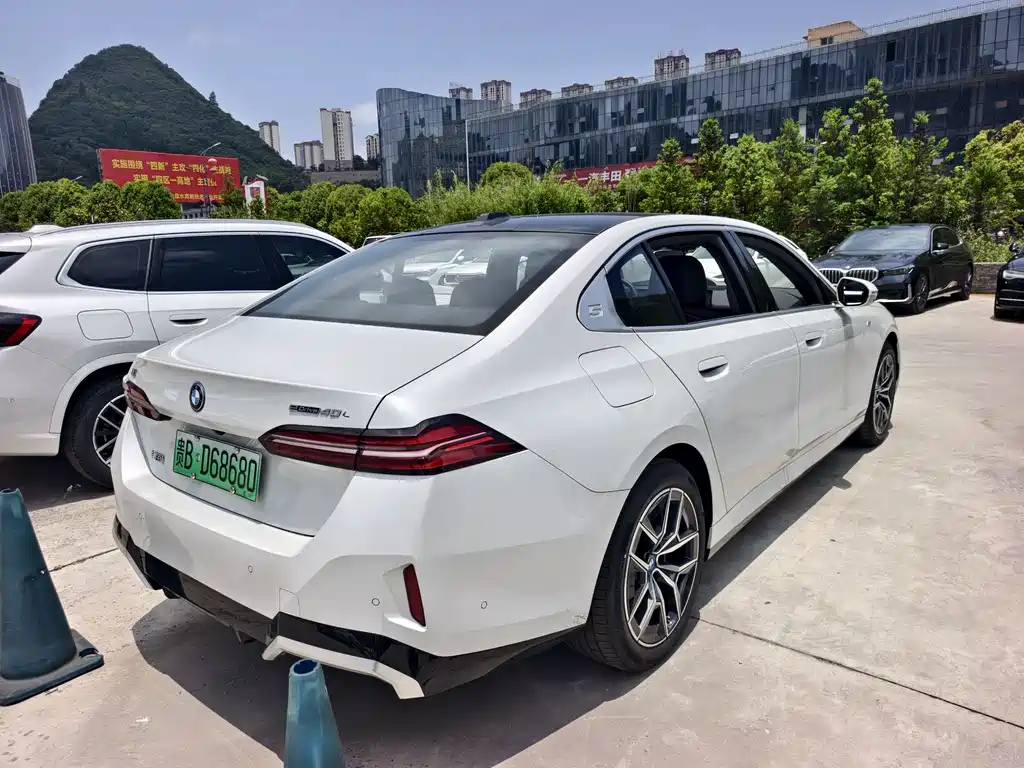 BMW i5 2025 eDrive 40L M Sport
