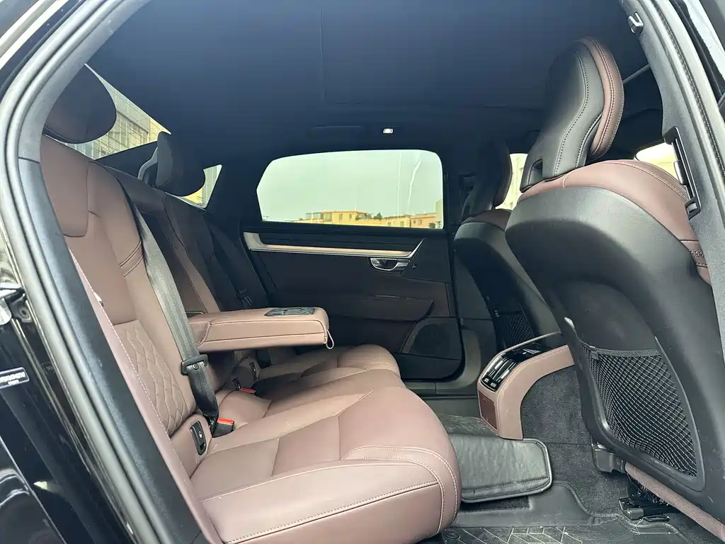 Volvo S90 — миниатюра 12