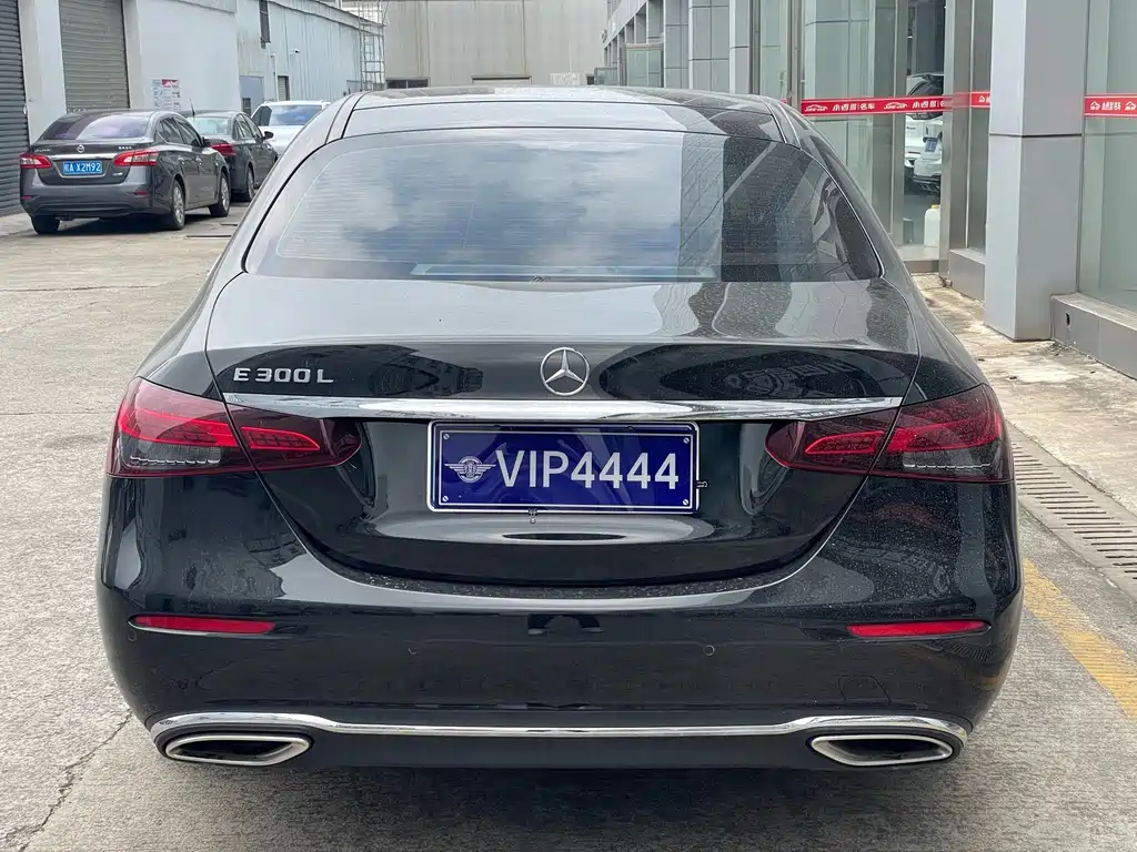 Mercedes-Benz E-Class — миниатюра 5