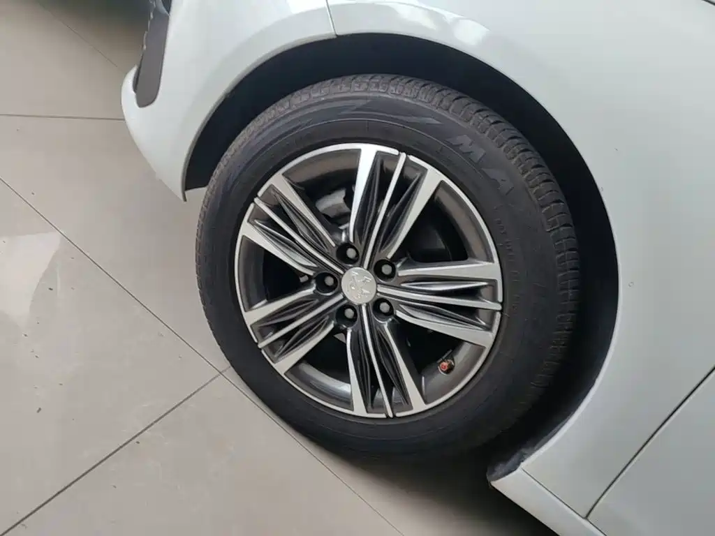 Peugeot 308 — миниатюра 23