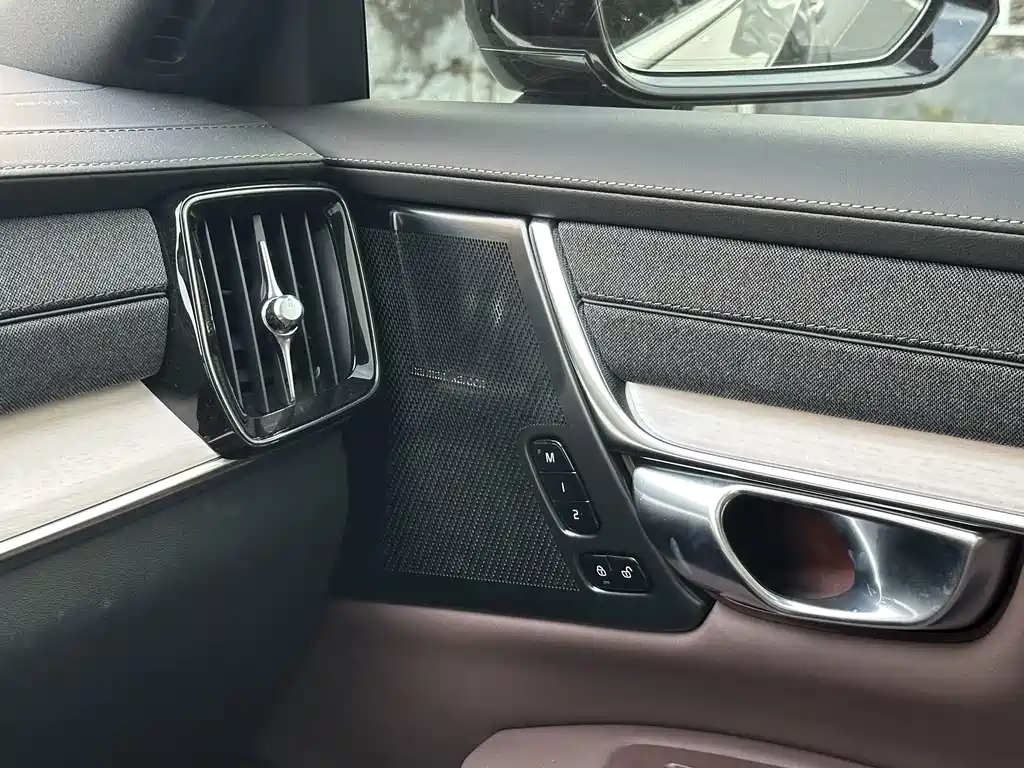 Volvo S90 — миниатюра 15