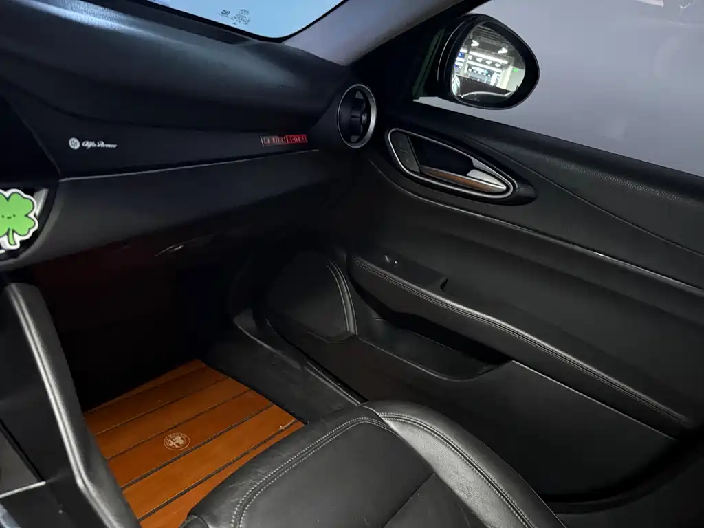Alfa Romeo Giulia — миниатюра 6