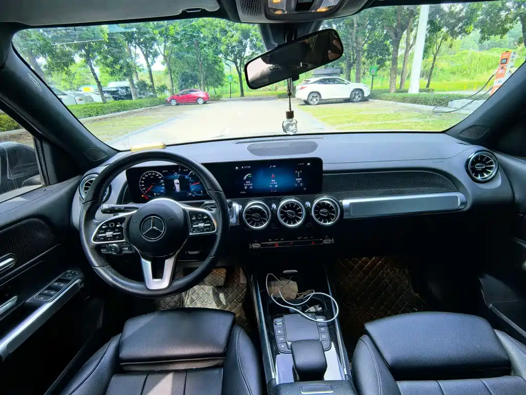 Mercedes-Benz GLB — миниатюра 4