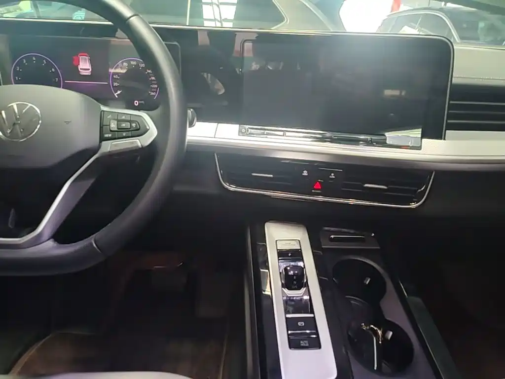 Volkswagen Tavendor 2024 330TSI Luxury