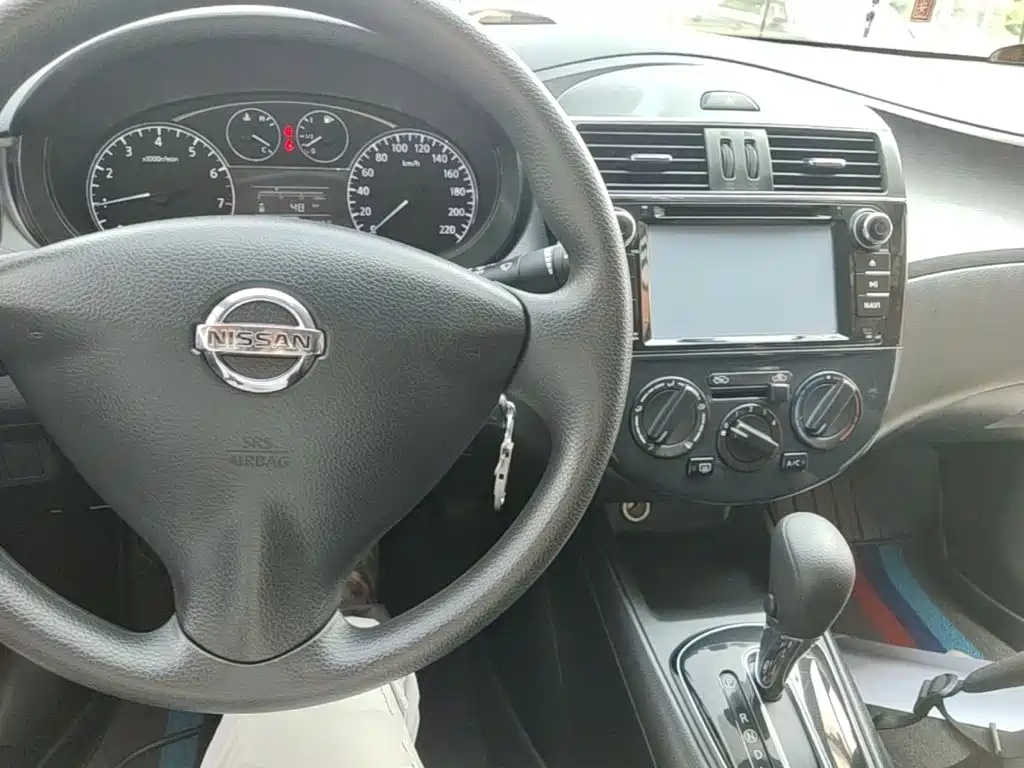 Nissan Tiida — миниатюра 6