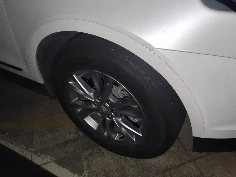 Cadillac XT5 — миниатюра 6