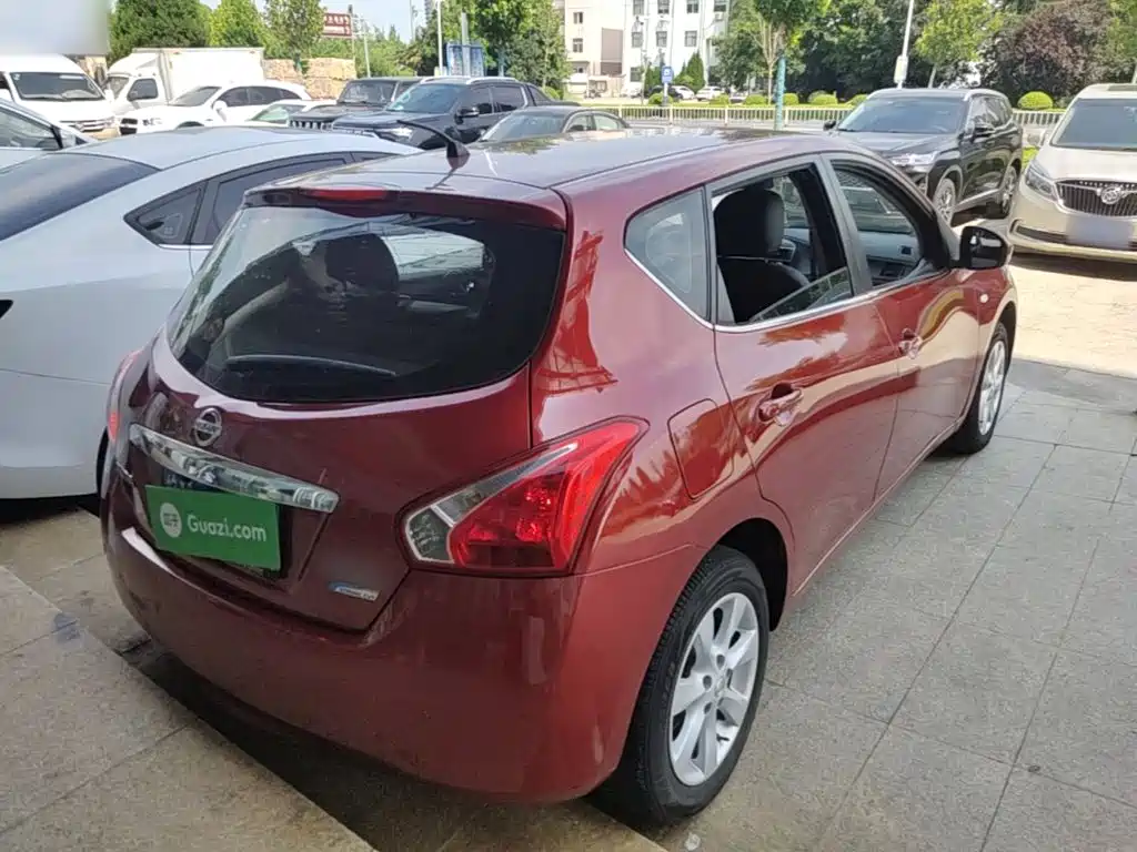 Nissan Tiida — миниатюра 5