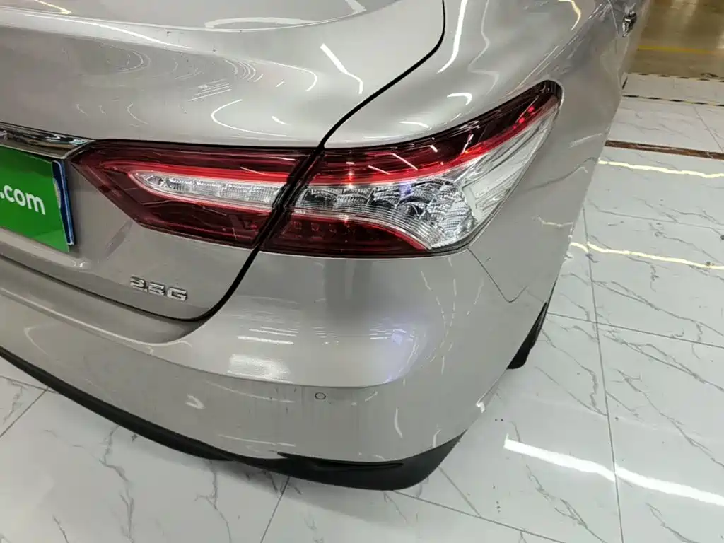 Toyota Camry — миниатюра 8