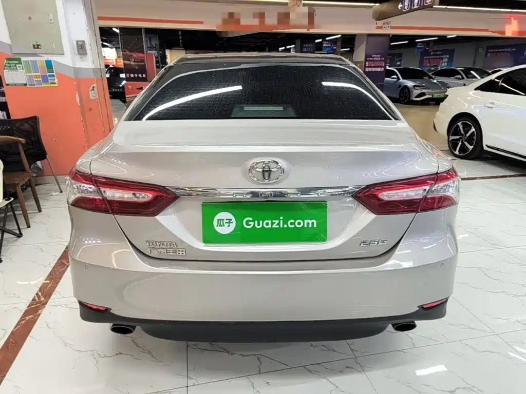 Toyota Camry — миниатюра 6
