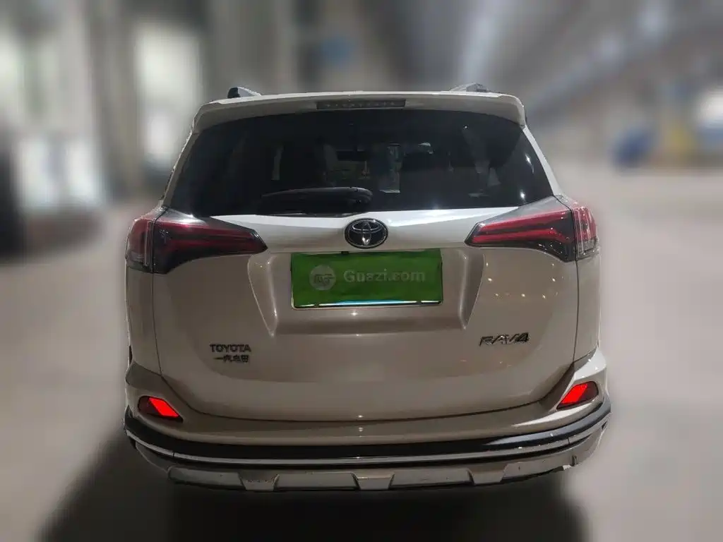 Toyota RAV4 — миниатюра 3