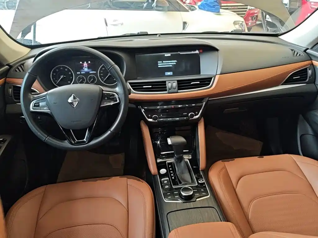 Borgward BX7 — миниатюра 10