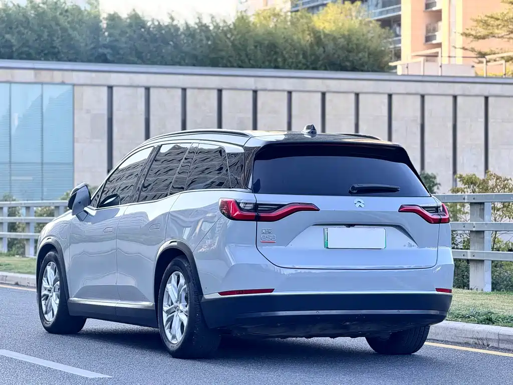 NIO NIO ES8