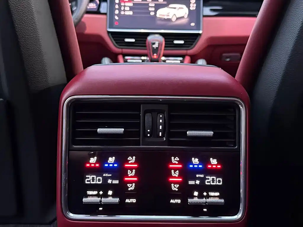 Porsche Cayenne — миниатюра 5