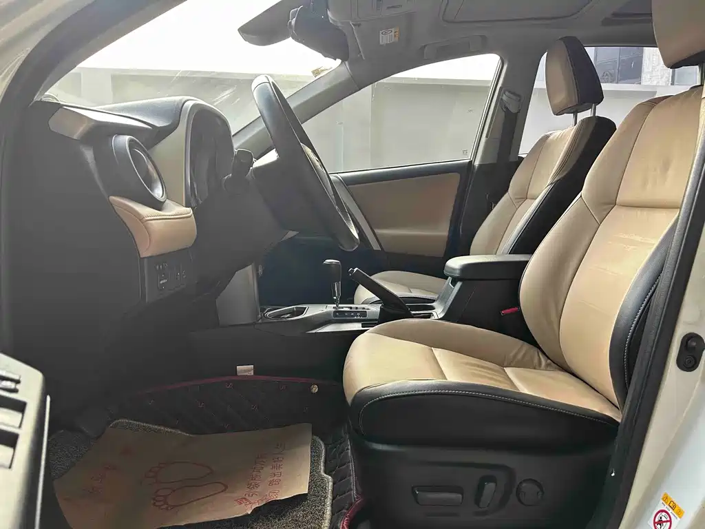Toyota RAV4 — миниатюра 13
