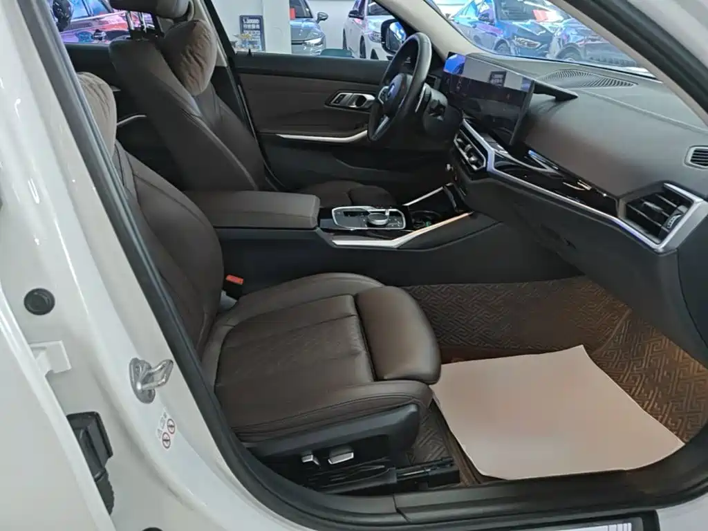 BMW 3 Series — миниатюра 25