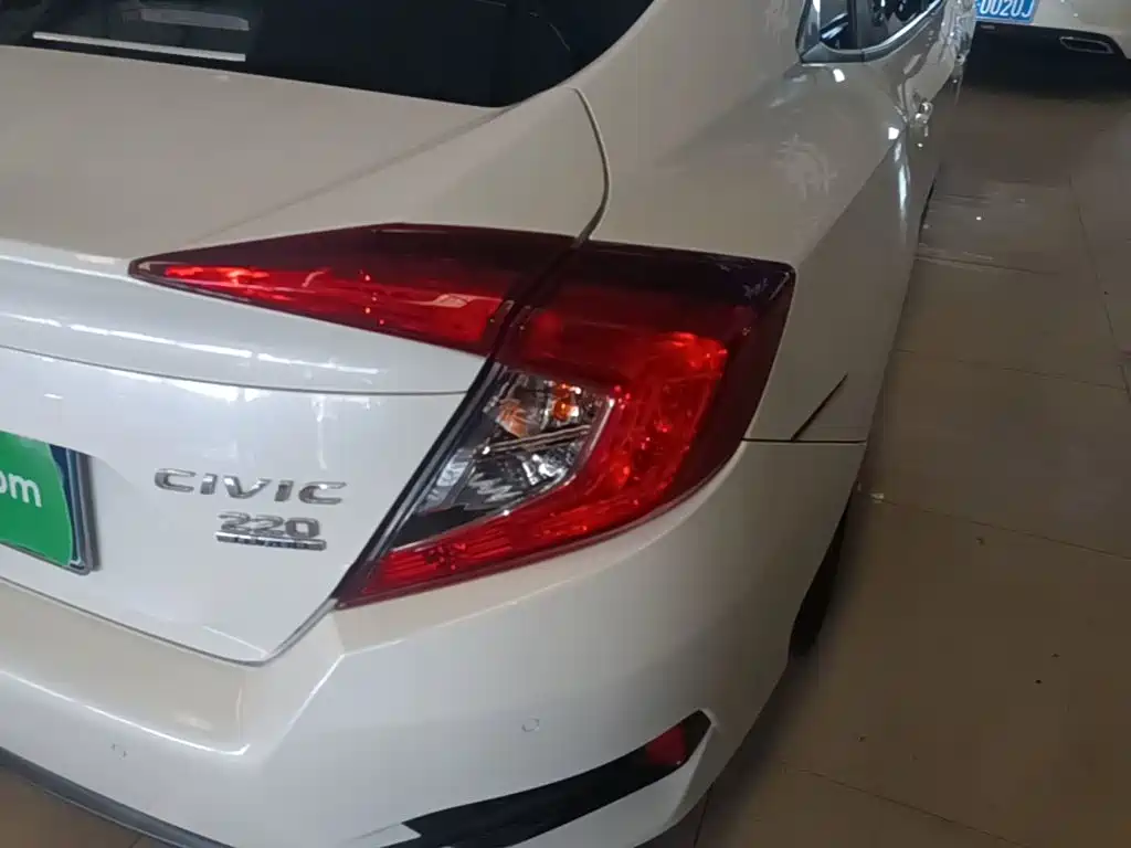 Honda Civic — миниатюра 8