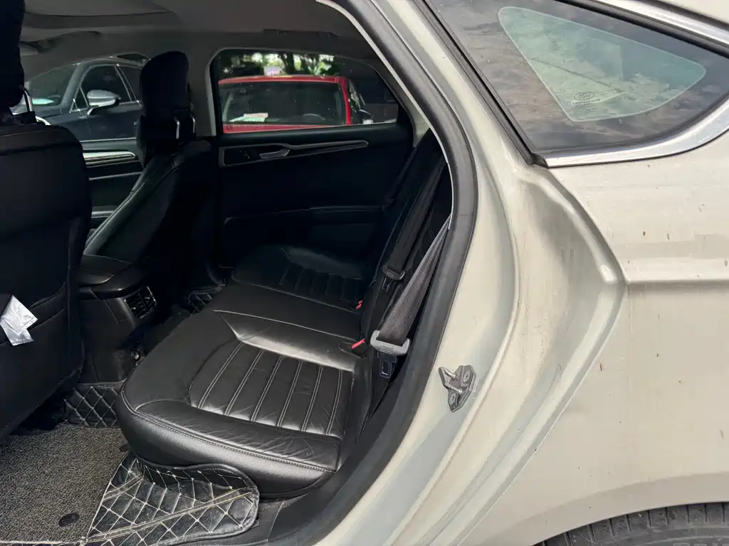 Ford Mondeo 2013 2.0L GTDi200 Luxury