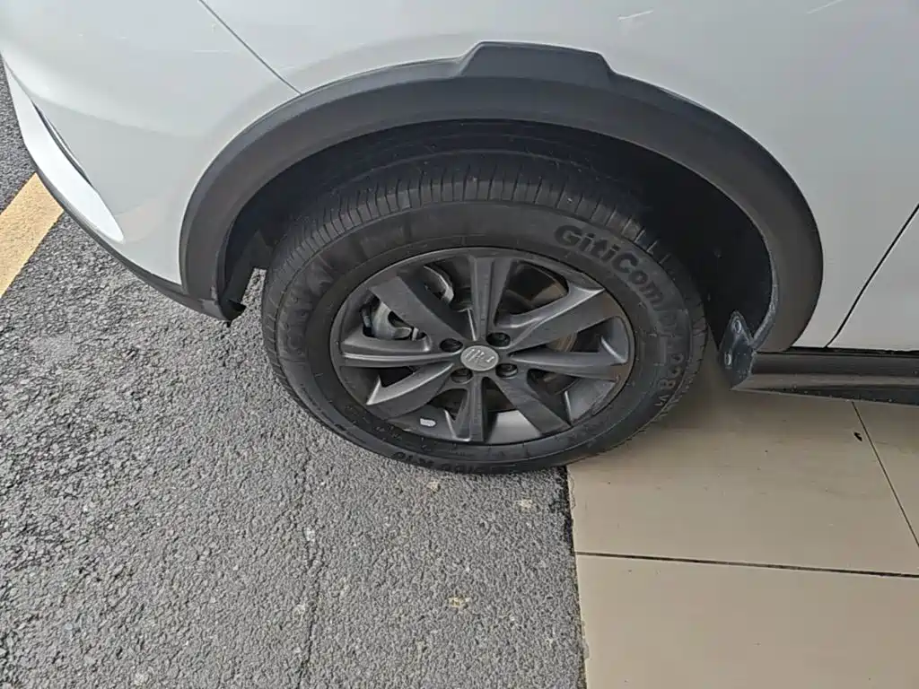 BYD Yuan EV — миниатюра 23
