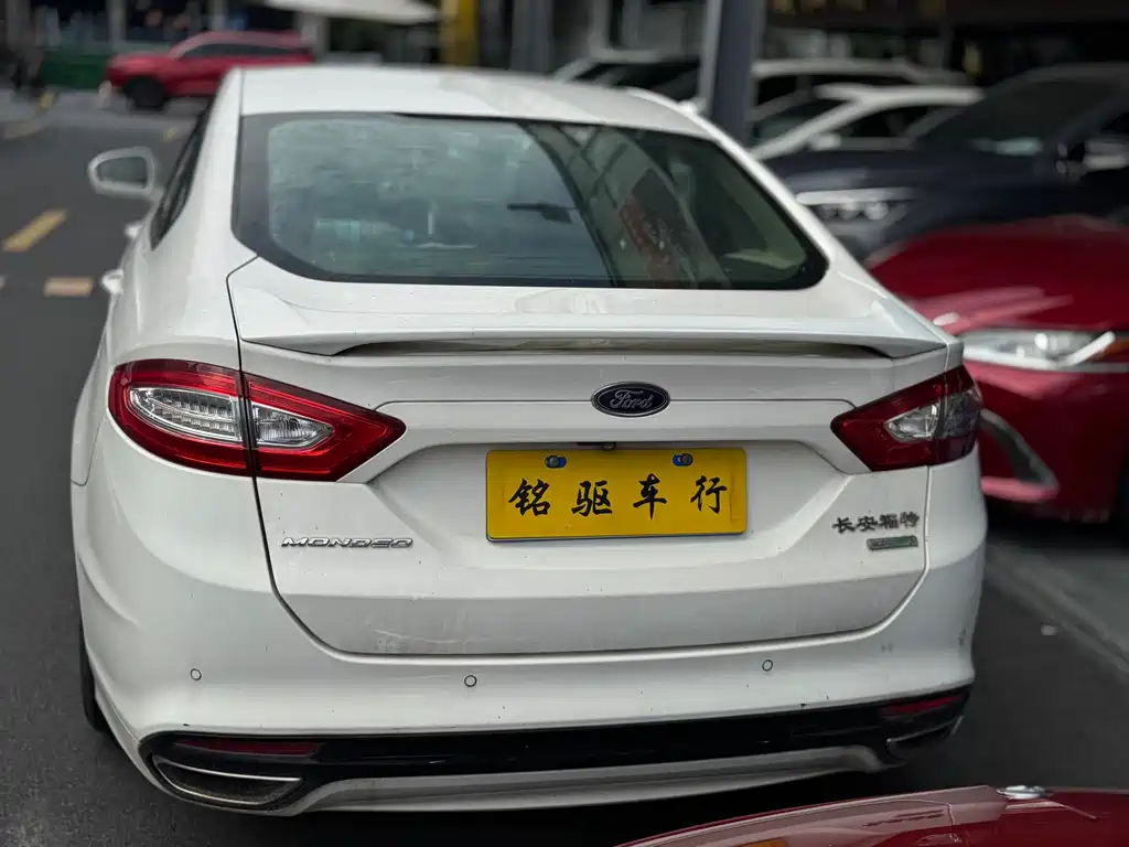Ford Mondeo 2013 2.0L GTDi200 Luxury