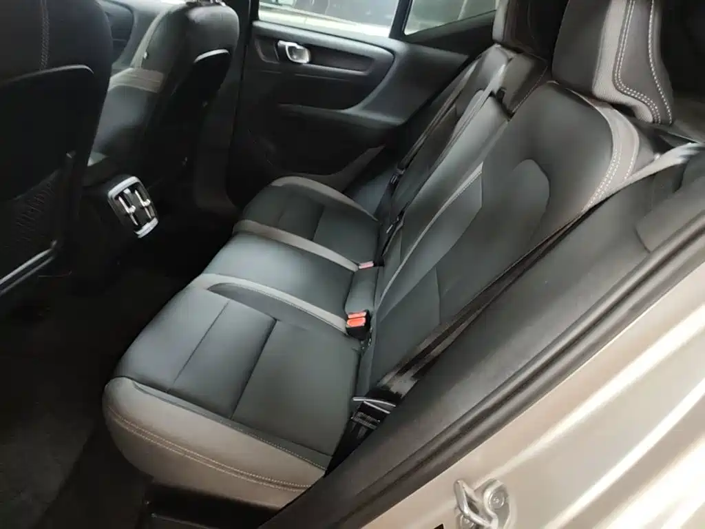 Volvo XC40 — миниатюра 17