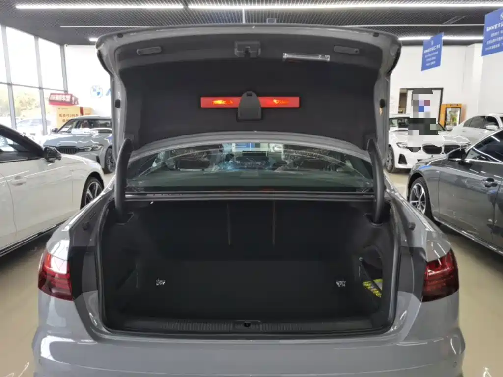 Audi A4L — миниатюра 19
